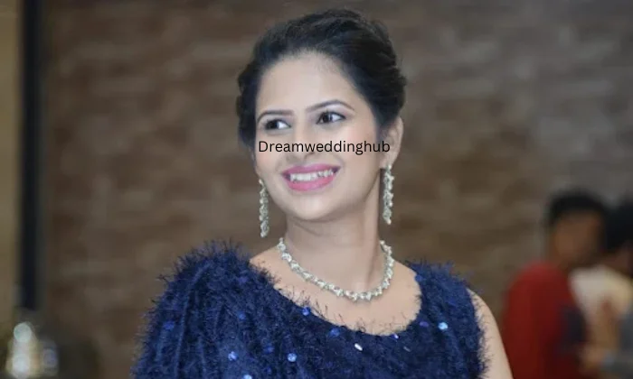 Mr  Mrs Unisex Salon